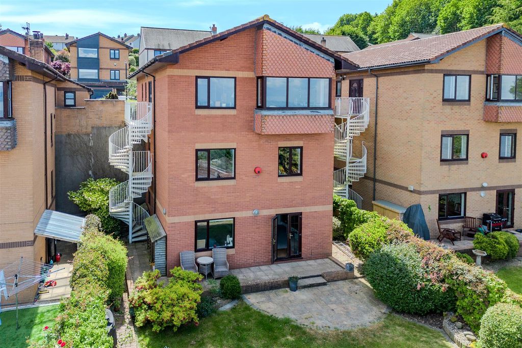 Property photo 1 of 23