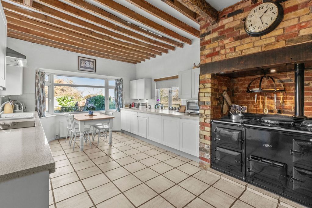 Property photo 3 of 20