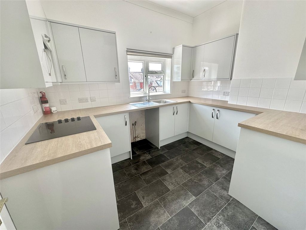 Property photo 2 of 6 Kitchen