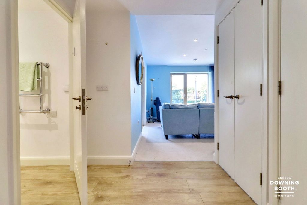 Property photo 2 of 26