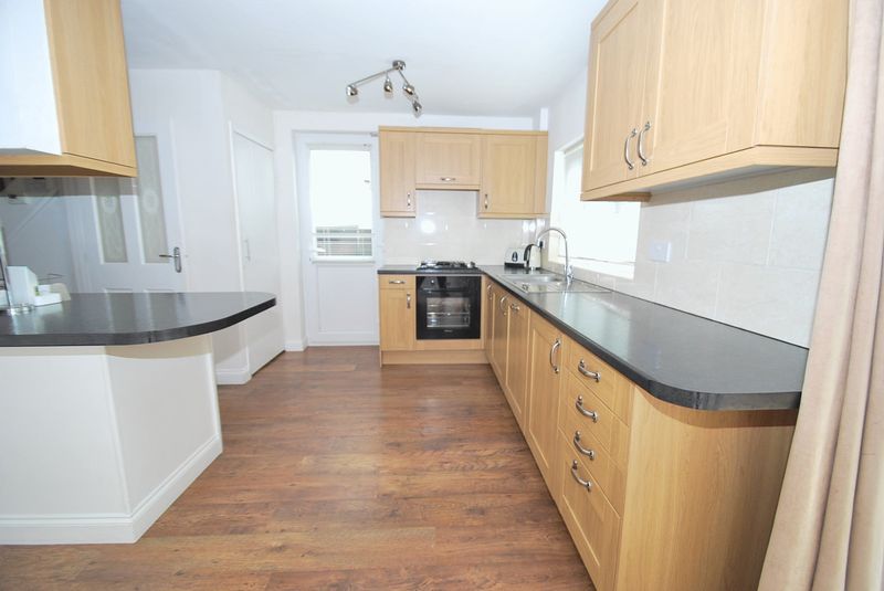 Property photo 3 of 9 Photo 7