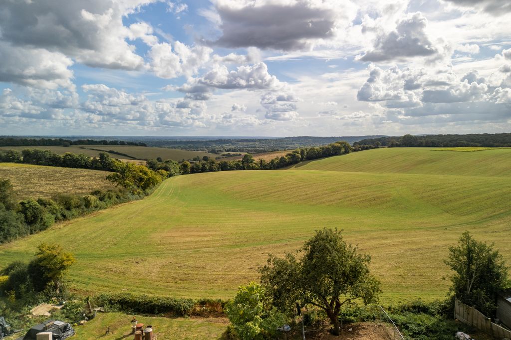 Property photo 3 of 21 Picture No. 01