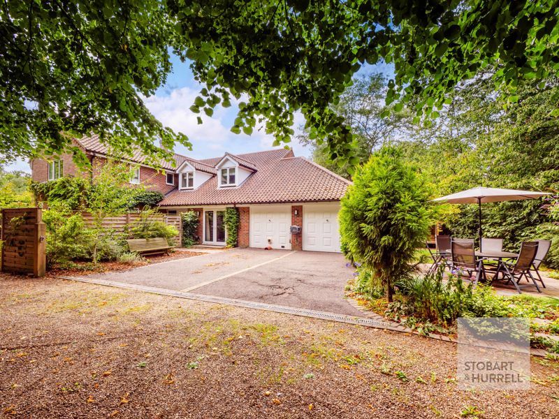 Property photo 1 of 32 Parking