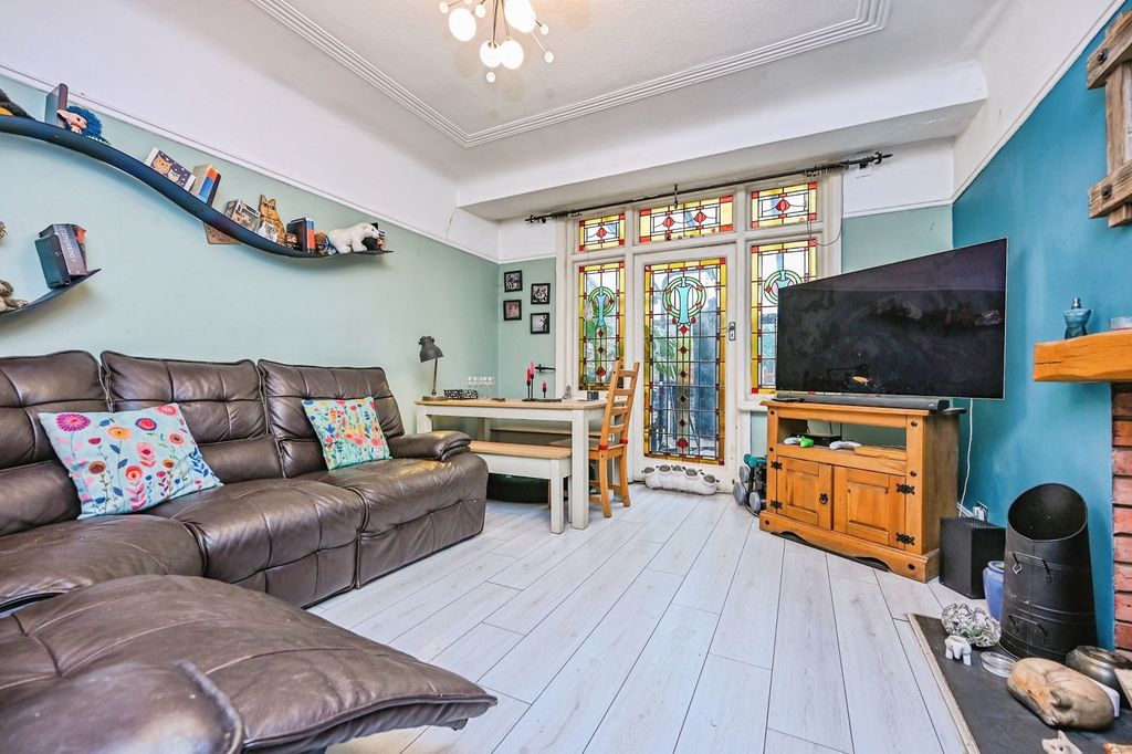 Property photo 3 of 16 Pbox-Img.Jpg