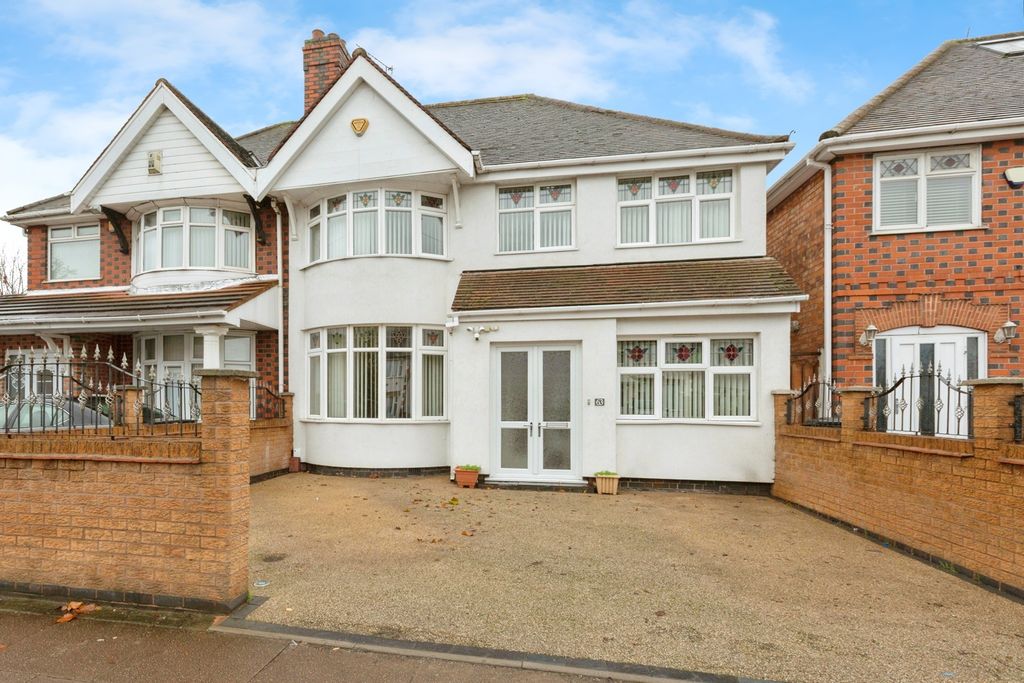 Property photo 1 of 17 Front