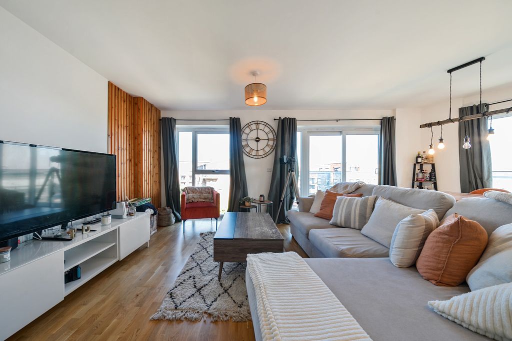 Property photo 3 of 20 1488981-34-6A4E12...