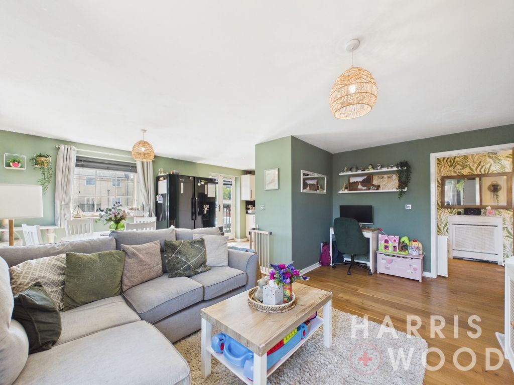 Property photo 2 of 19 5162685