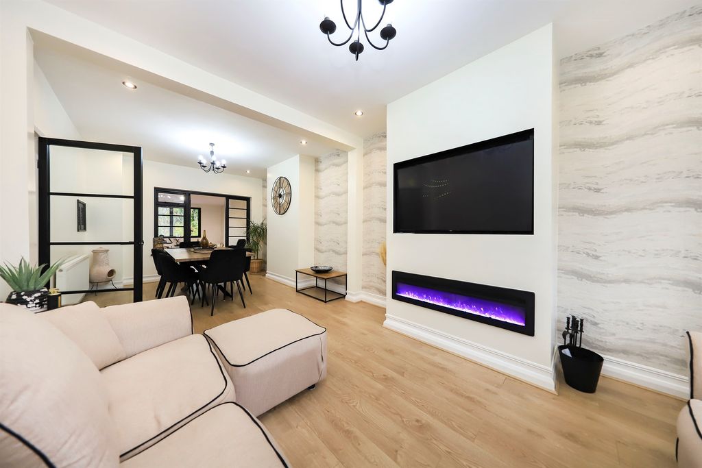 Property photo 3 of 21