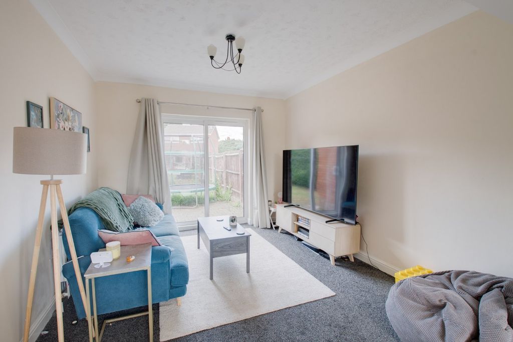 Property photo 3 of 16 Picture No. 10