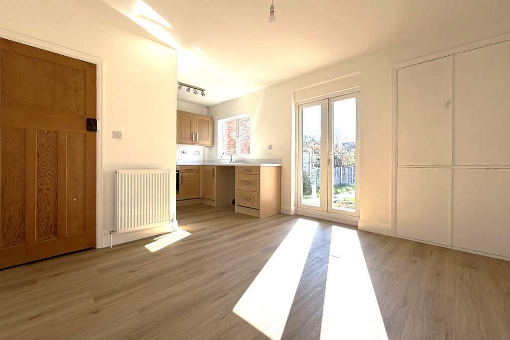 Property photo 2 of 14 Gallery