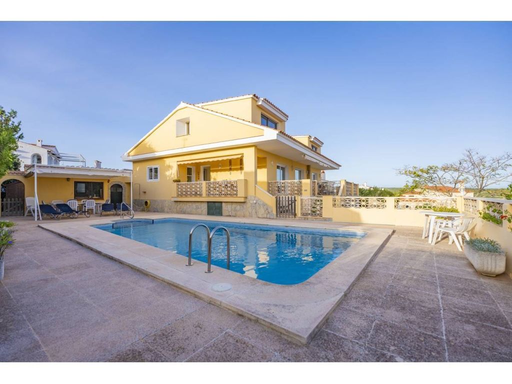 Property photo 1 of 30