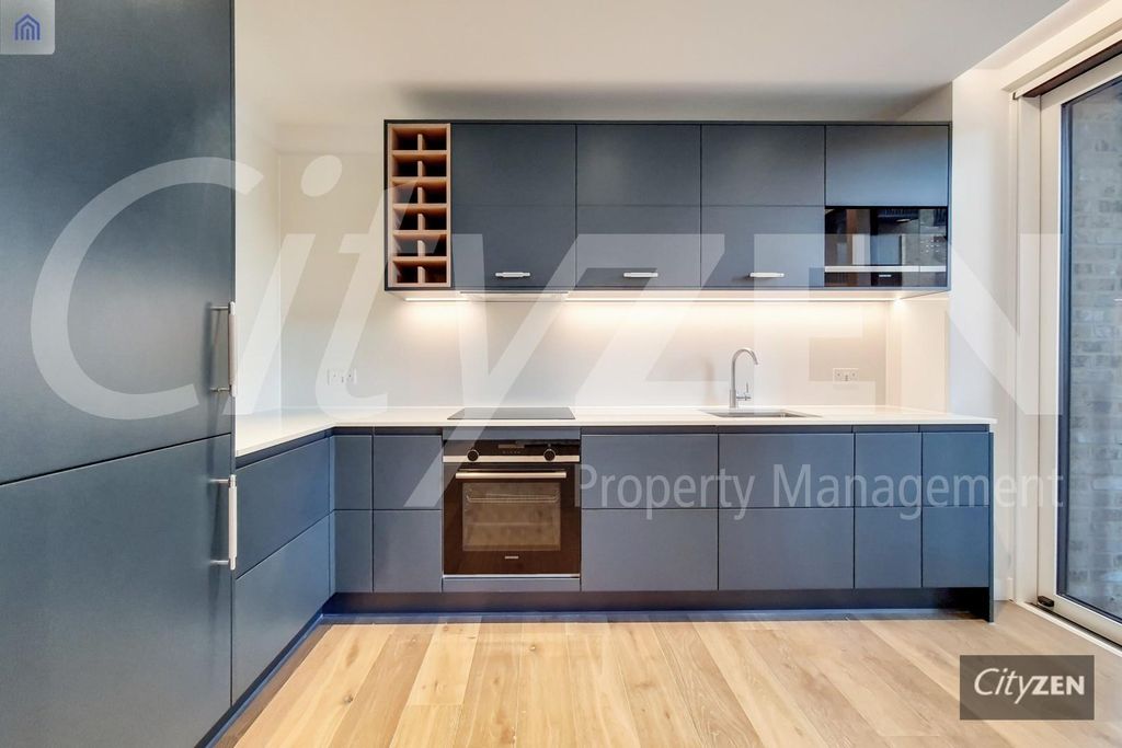 Property photo 2 of 10 Kitchen