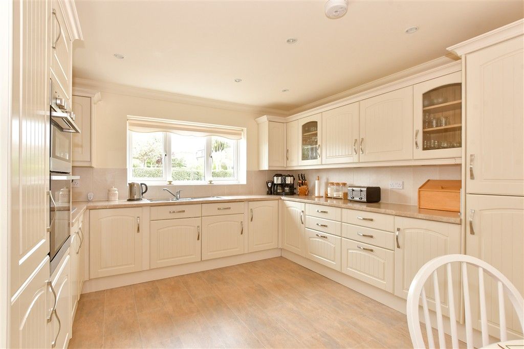 Property photo 3 of 14 Kitchen/ Breakfast Room