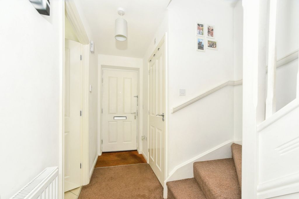 Property photo 3 of 20