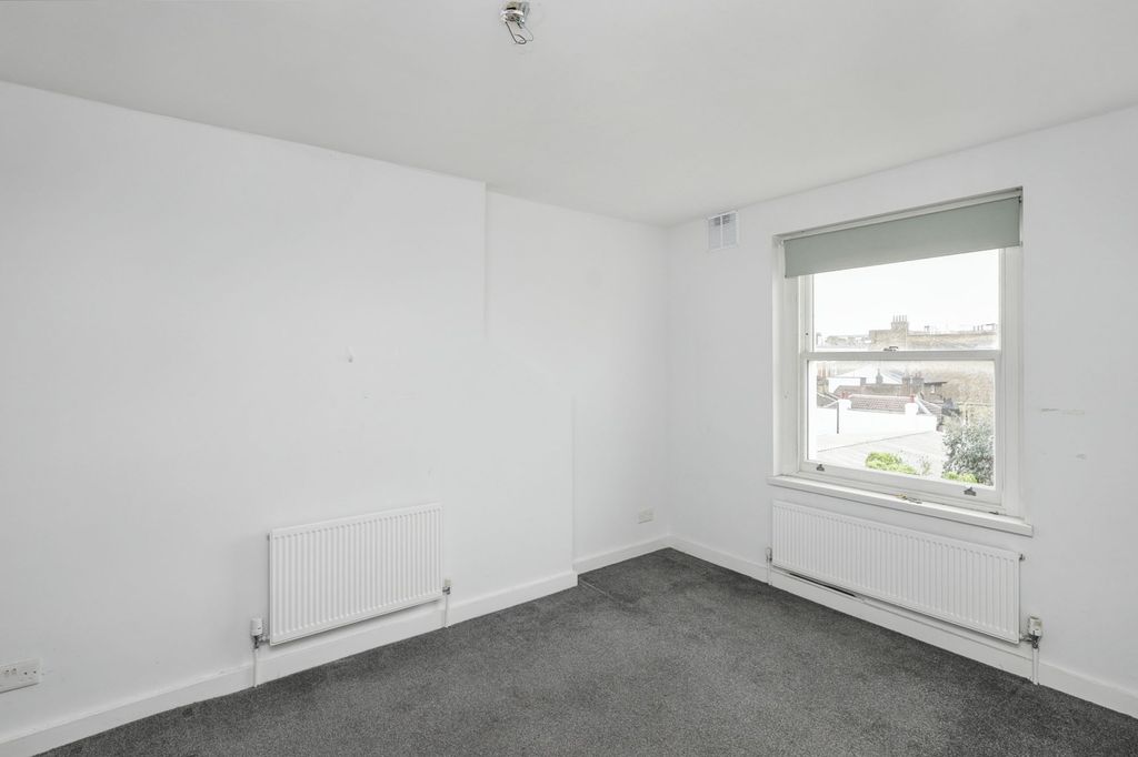 Property photo 2 of 7 Flat D, 9 Newton Road, Westminster, London, W2 5Jp
