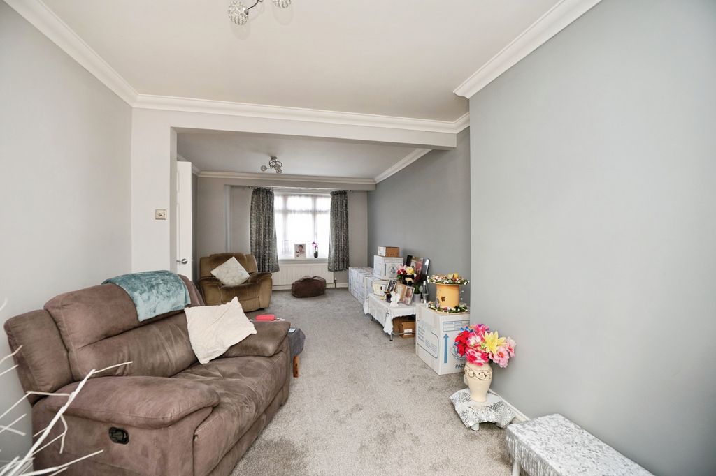 Property photo 2 of 16 Photo