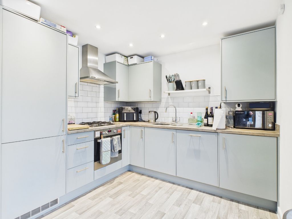 Property photo 3 of 17 4821686