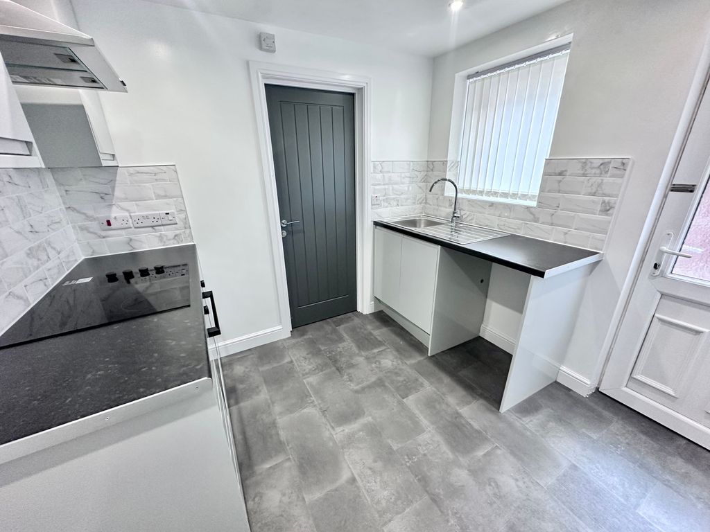 Property photo 2 of 8 Bedroom 2