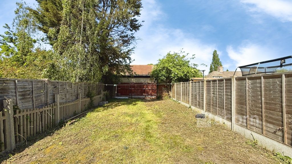 Property photo 2 of 6 E6Ad1A46-C-4C80-B...