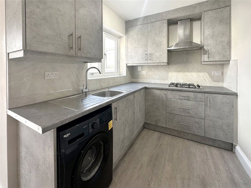 Property photo 3 of 12 Picture No. 10