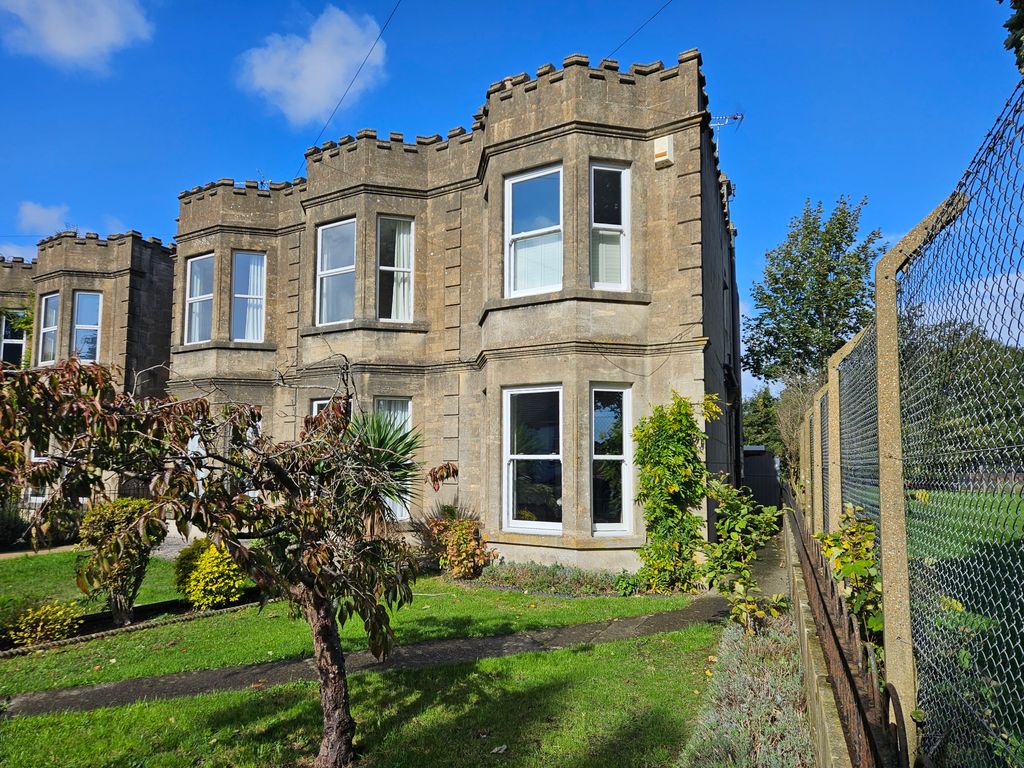 Property photo 2 of 29