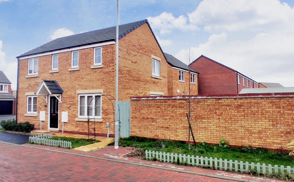 Property photo 2 of 17