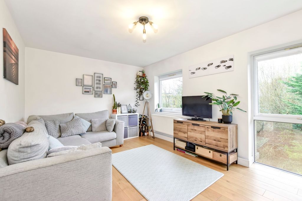 Property photo 3 of 25