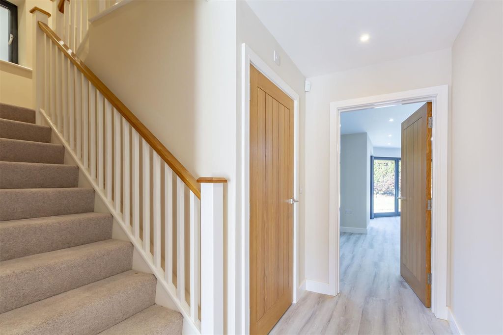 Property photo 2 of 24 1A Second Ave - Hall.Jpg