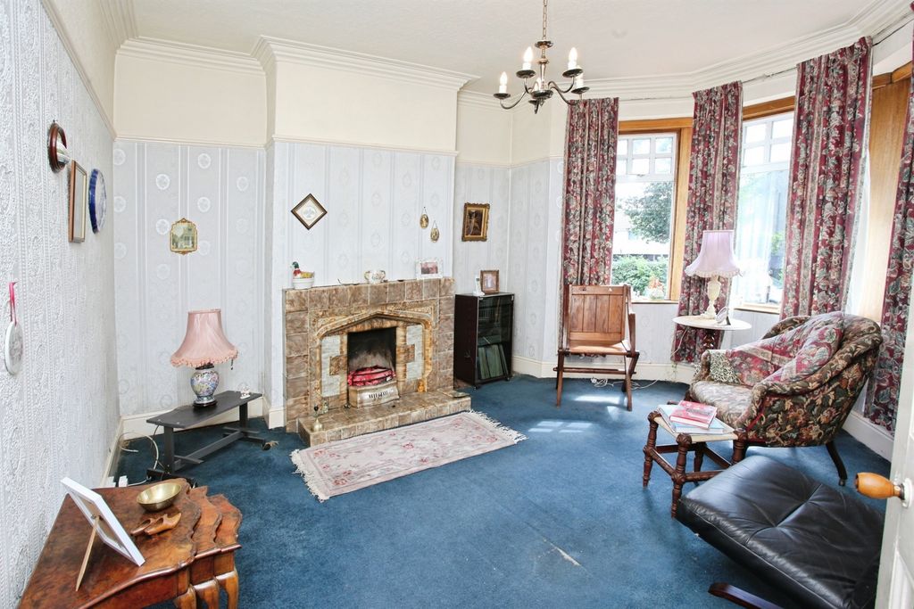 Property photo 2 of 22