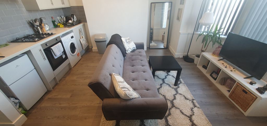Property photo 1 of 4