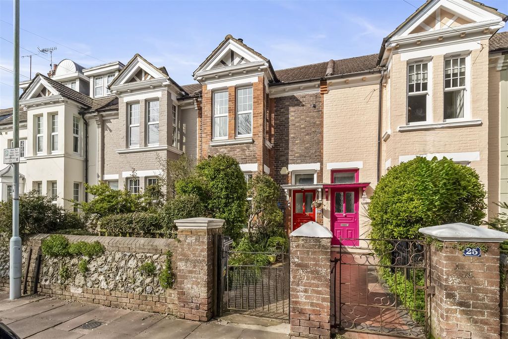 Property photo 1 of 22 26 St Matthews Road-024.Jpg