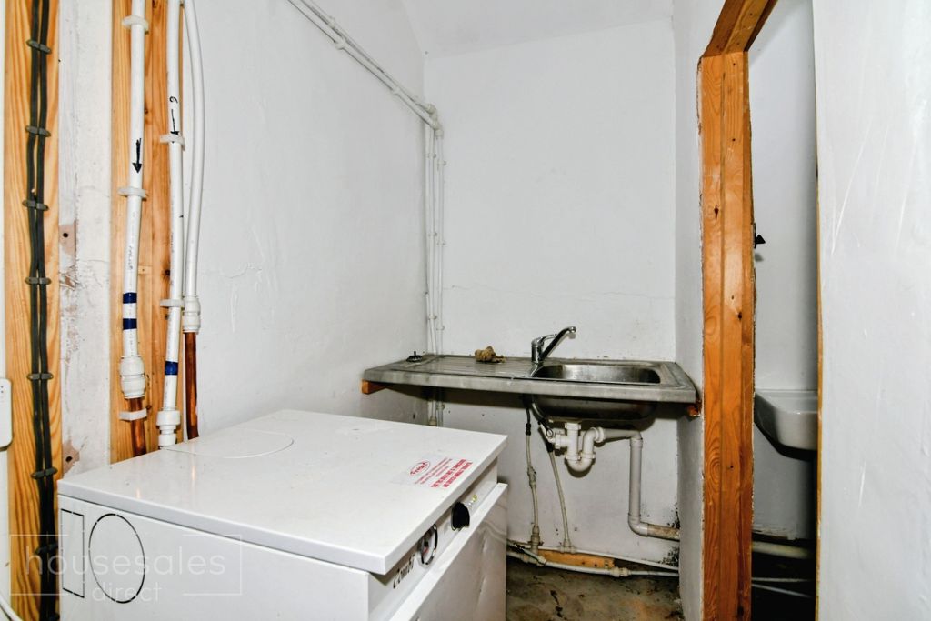 Property photo 3 of 12
