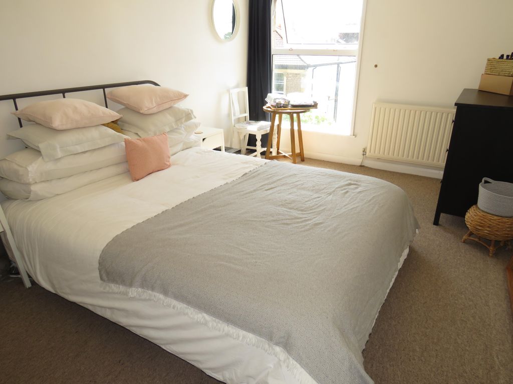 Property photo 3 of 7 Bedroom 1