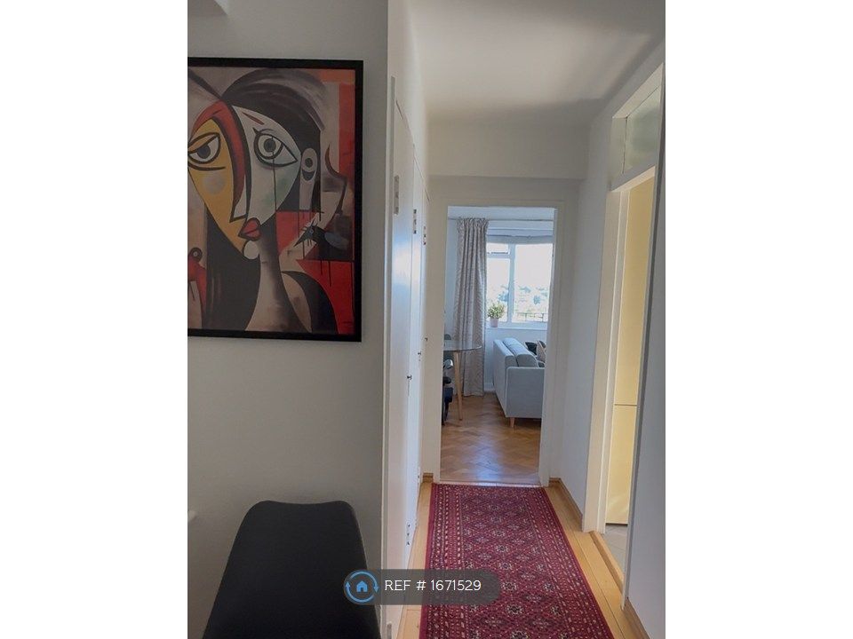 Property photo 2 of 26 Hall