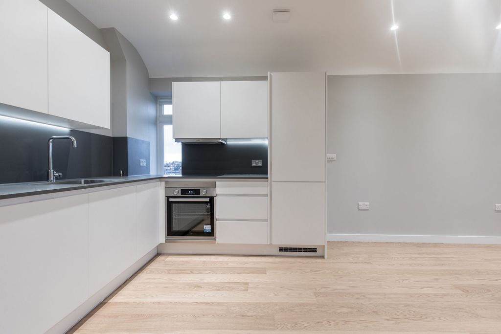 Property photo 1 of 17 Kitchen