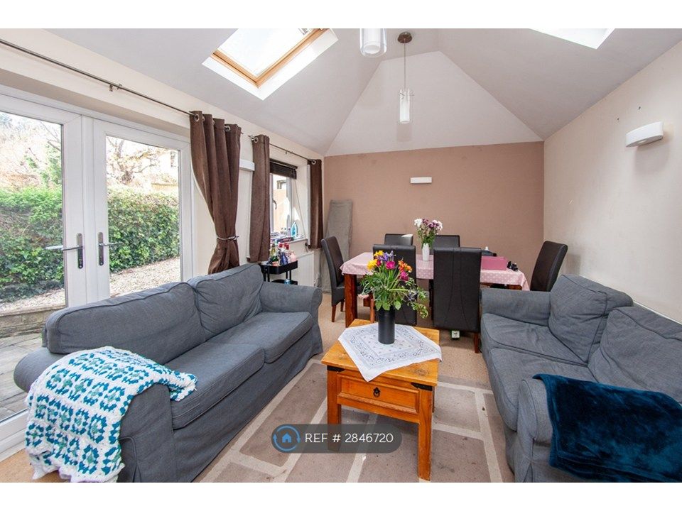 Property photo 1 of 33