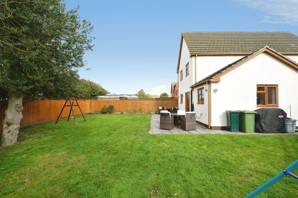 Additional image 20 of 3 bed detached house for saleSpinney Close, Rainham RM13