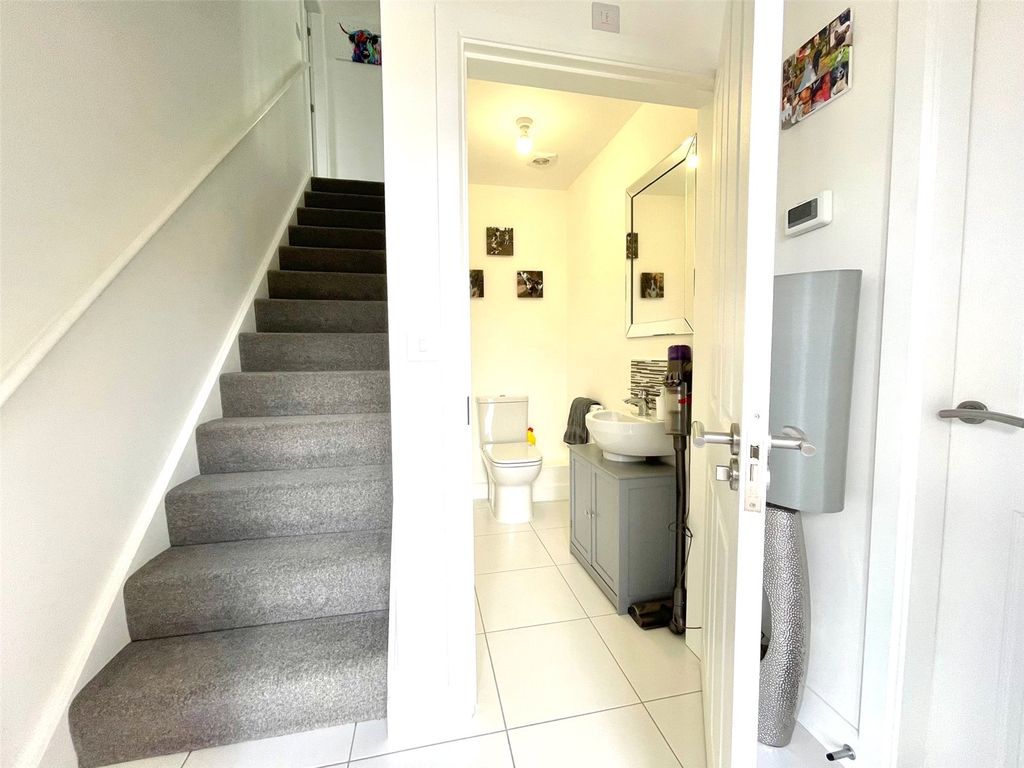 Property photo 2 of 19 Picture No. 15