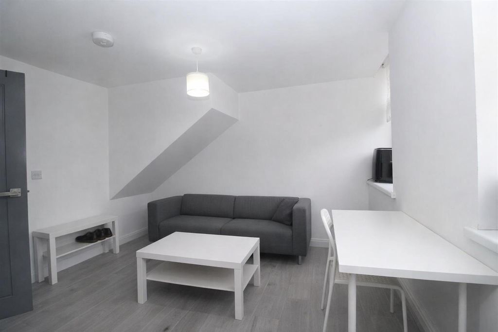 Property photo 2 of 8 155 Woody 3.Png