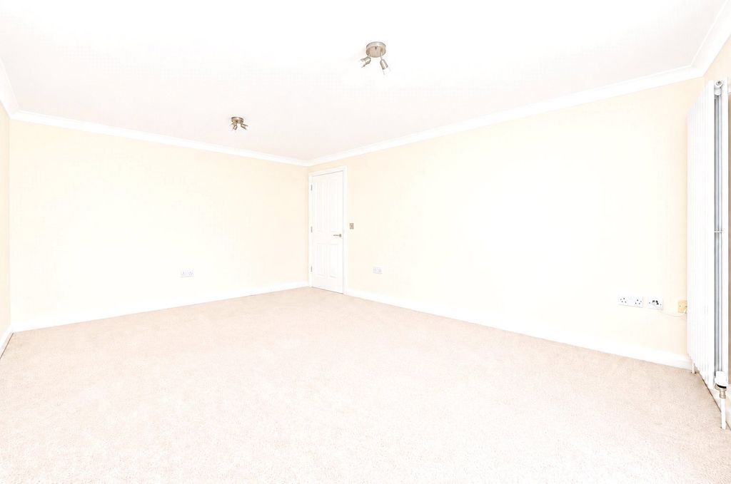 Property photo 3 of 15 Picture No. 01