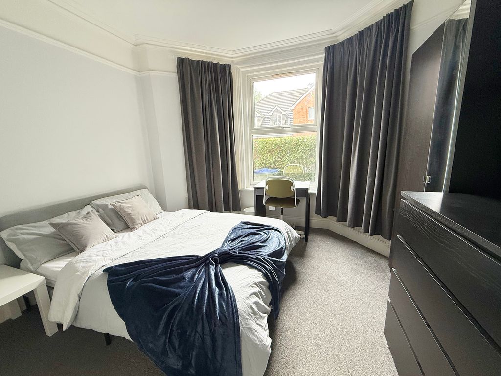 Property photo 2 of 13 Room 1