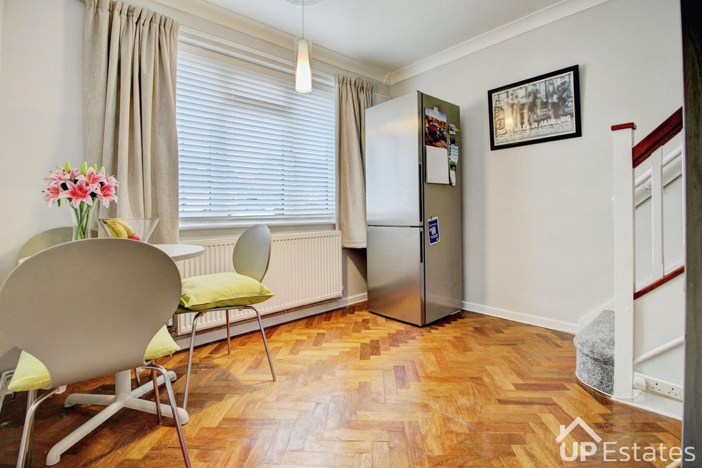 Property photo 3 of 21