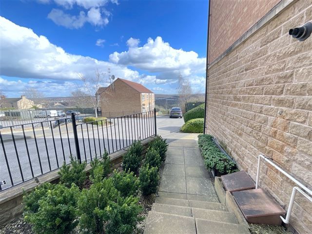 Property photo 2 of 20 Entrance