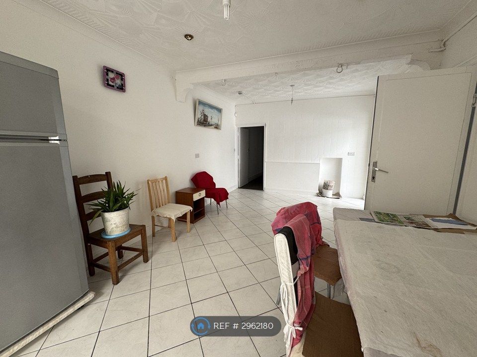Property photo 1 of 28