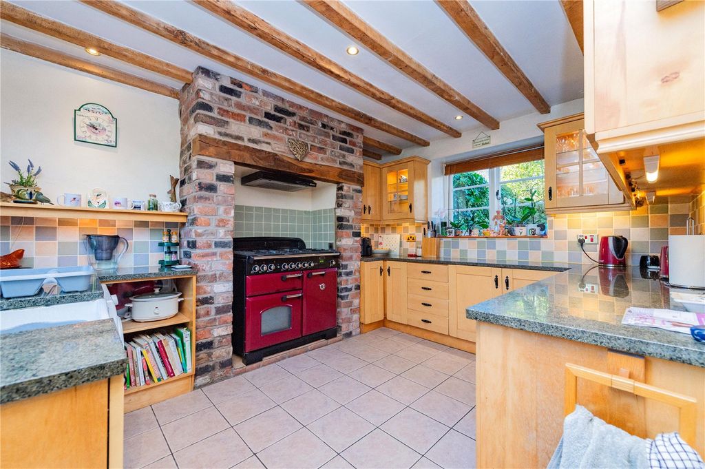 Property photo 3 of 34 Picture No. 13