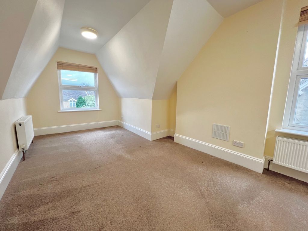 Property photo 3 of 11 Photo 1