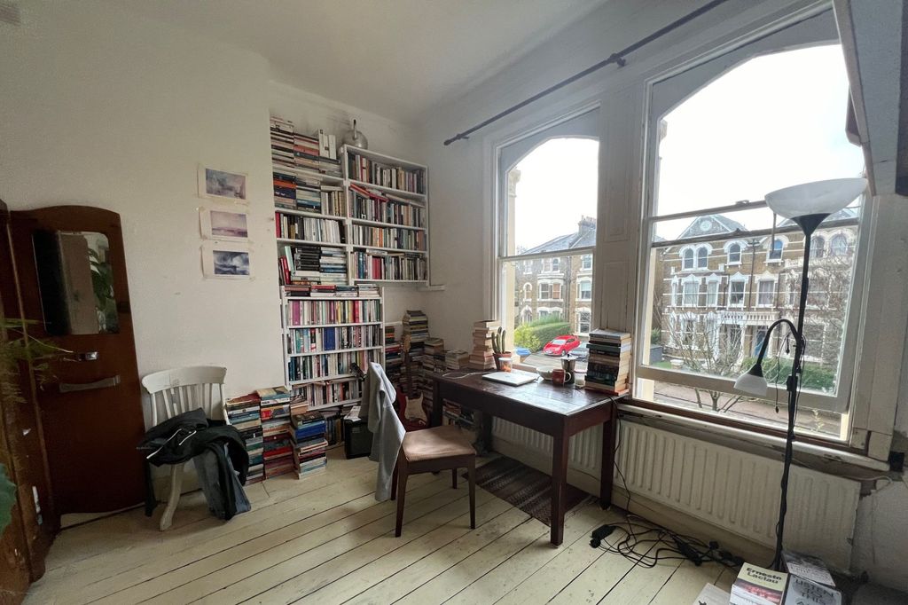 Property photo 3 of 8 Flat D, 102 Breakspears Road, London Se4 1Ud