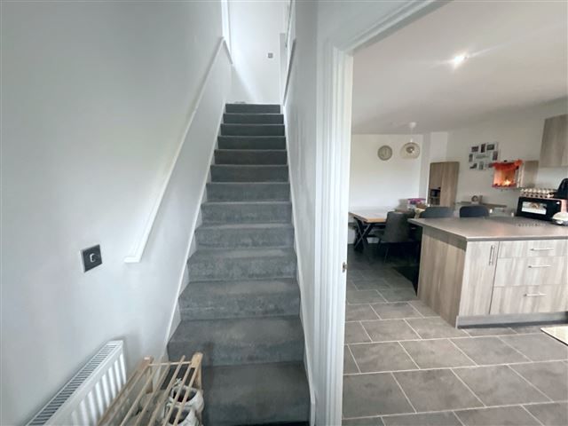 Property photo 2 of 21 Hallway