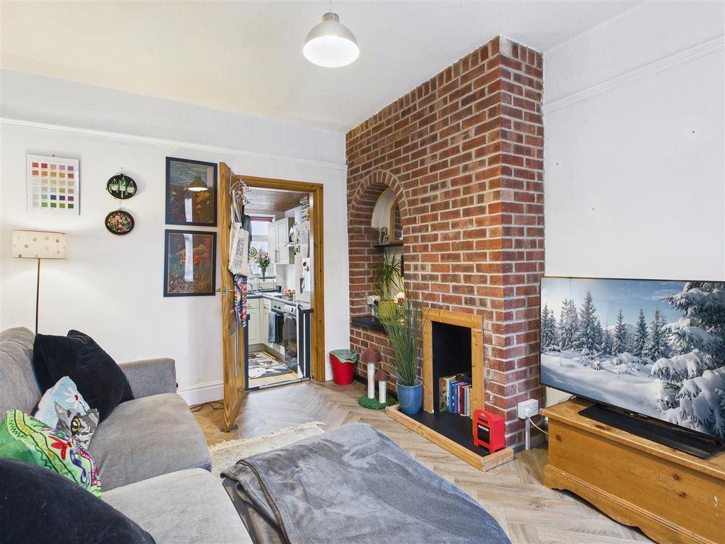 Property photo 3 of 15 Cam05476G0-Pr0101-Still003.Jpg