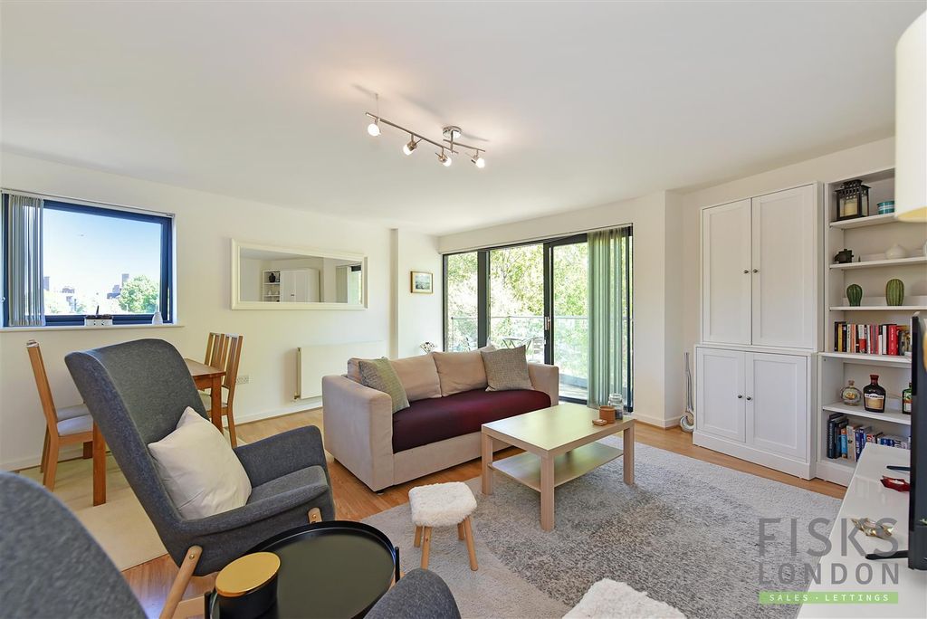 Property photo 1 of 18 42 Equinox (11).Jpg